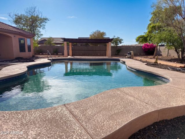 16806 W DOVE WING Way, Surprise, AZ 85387