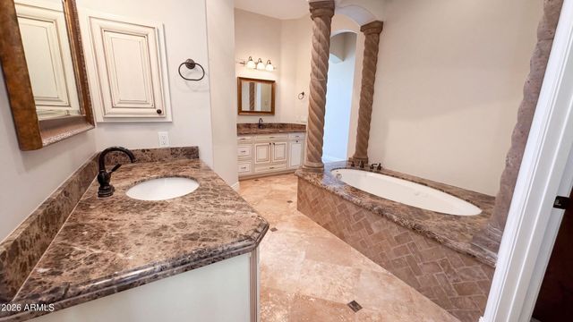 16806 W DOVE WING Way, Surprise, AZ 85387