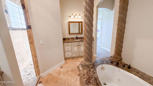 16806 W DOVE WING Way, Surprise, AZ 85387