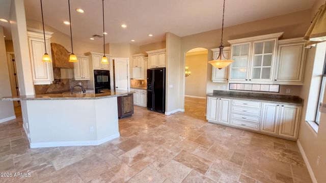 16806 W DOVE WING Way, Surprise, AZ 85387