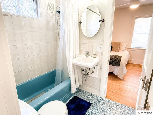 4338 Cass Street, Omaha, NE 68131