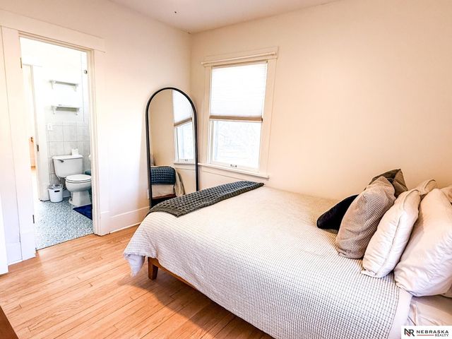 4338 Cass Street, Omaha, NE 68131