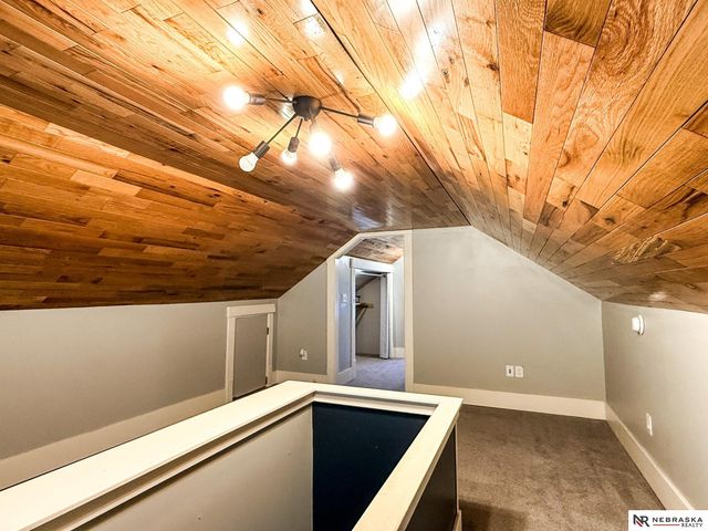 4338 Cass Street, Omaha, NE 68131