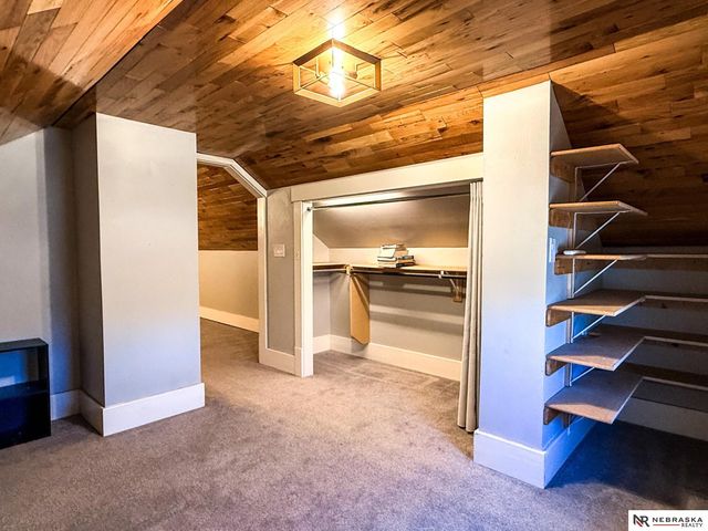 4338 Cass Street, Omaha, NE 68131