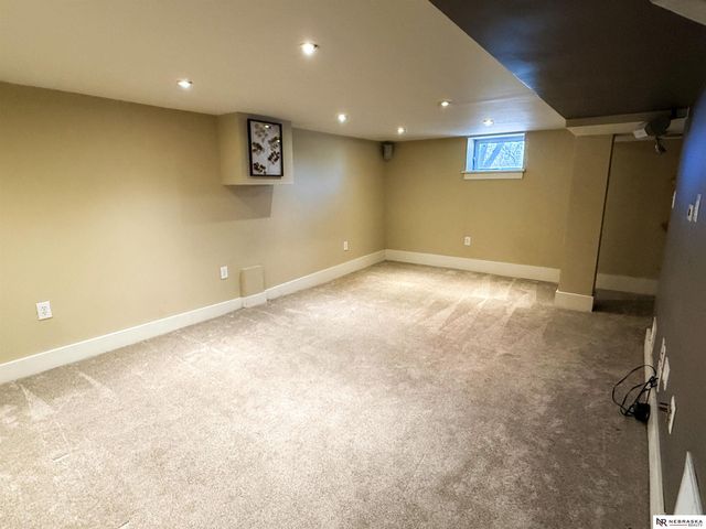 4338 Cass Street, Omaha, NE 68131