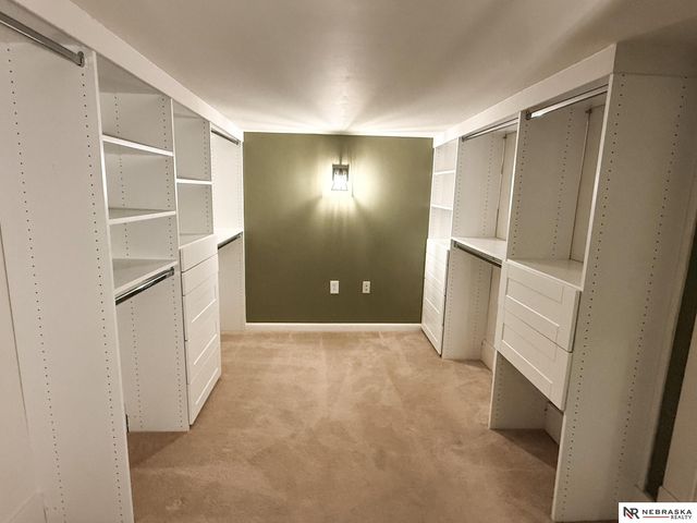 4338 Cass Street, Omaha, NE 68131