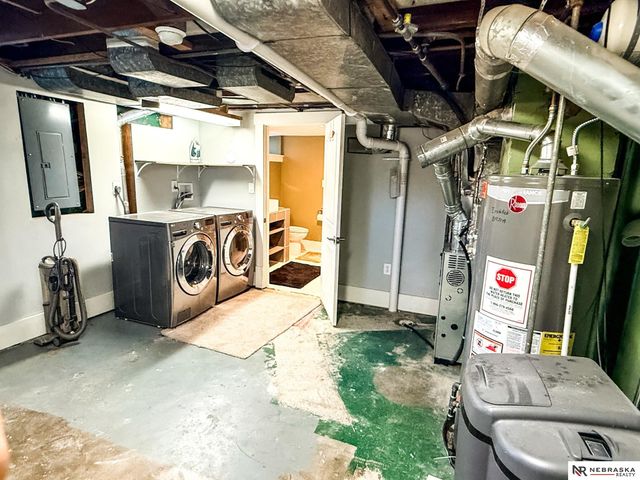 4338 Cass Street, Omaha, NE 68131