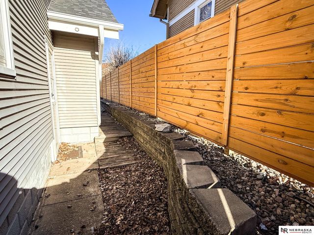 4338 Cass Street, Omaha, NE 68131