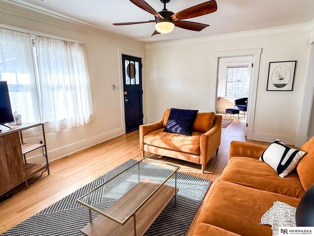 4338 Cass Street, Omaha, NE 68131