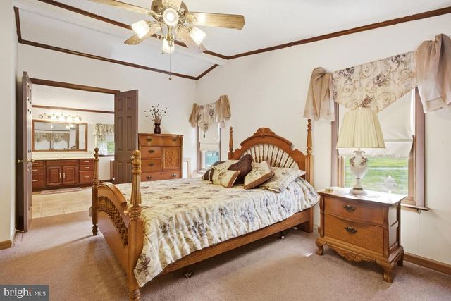 454 RACETRACK RD, Abbottstown, PA 17301