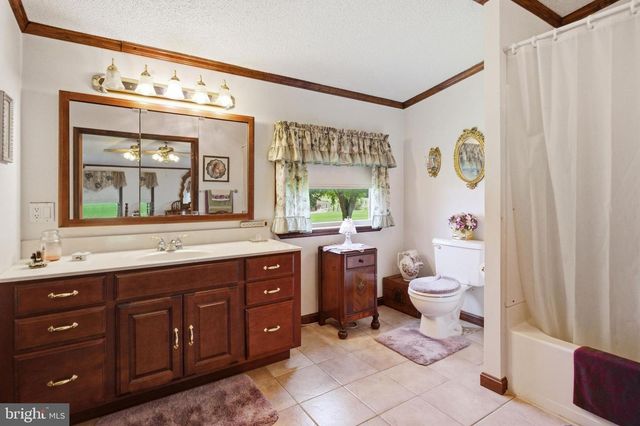 454 RACETRACK RD, Abbottstown, PA 17301