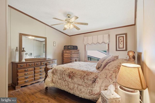 454 RACETRACK RD, Abbottstown, PA 17301