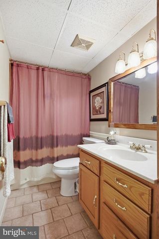 454 RACETRACK RD, Abbottstown, PA 17301