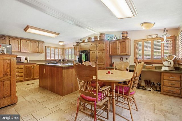 454 RACETRACK RD, Abbottstown, PA 17301