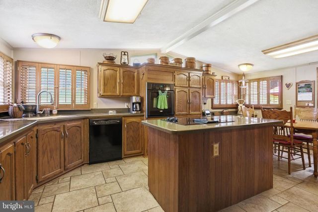 454 RACETRACK RD, Abbottstown, PA 17301