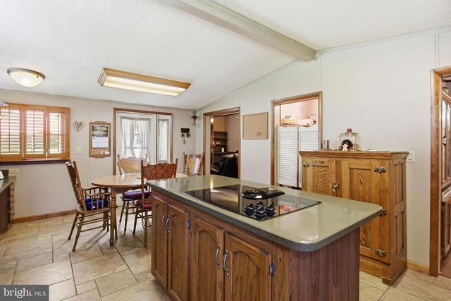 454 RACETRACK RD, Abbottstown, PA 17301