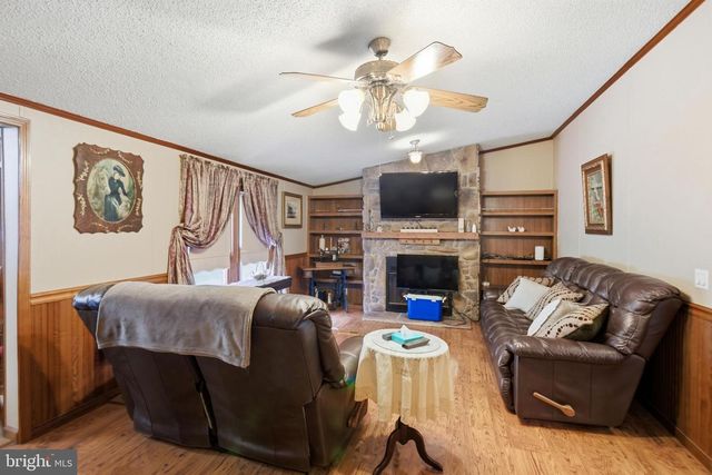454 RACETRACK RD, Abbottstown, PA 17301