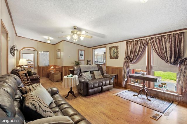 454 RACETRACK RD, Abbottstown, PA 17301