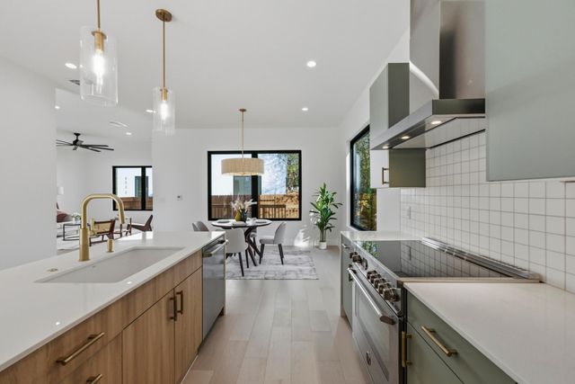 802 Philco DR 1, Austin, TX 78745