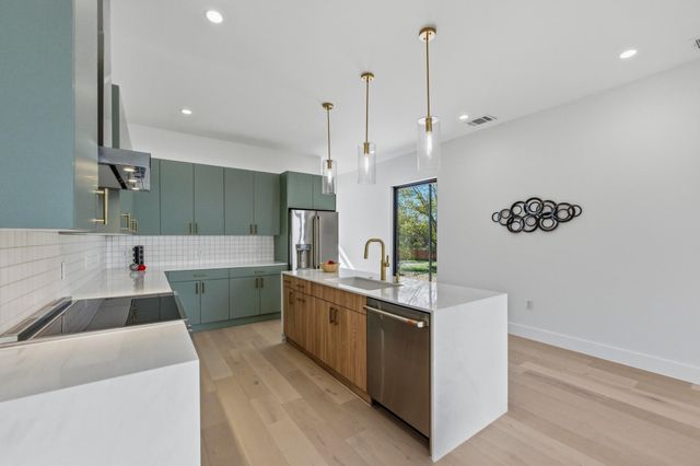 802 Philco DR 1, Austin, TX 78745