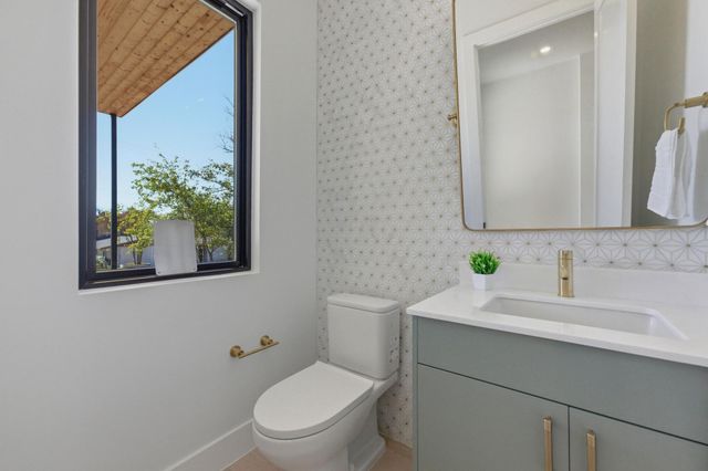 802 Philco DR 1, Austin, TX 78745