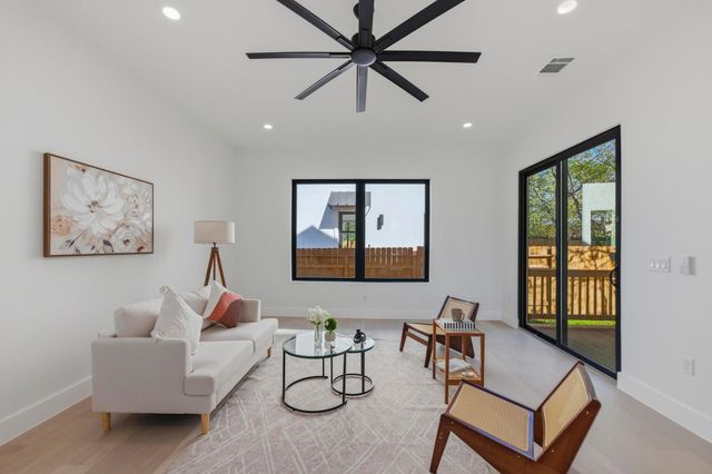 802 Philco DR 1, Austin, TX 78745