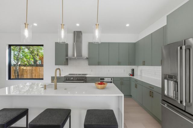 802 Philco DR 1, Austin, TX 78745