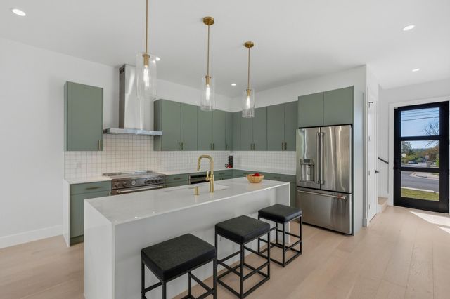 802 Philco DR 1, Austin, TX 78745