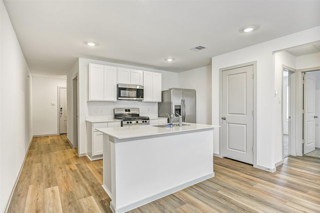 1015 Bluegill Drive, Alvin, TX 77511