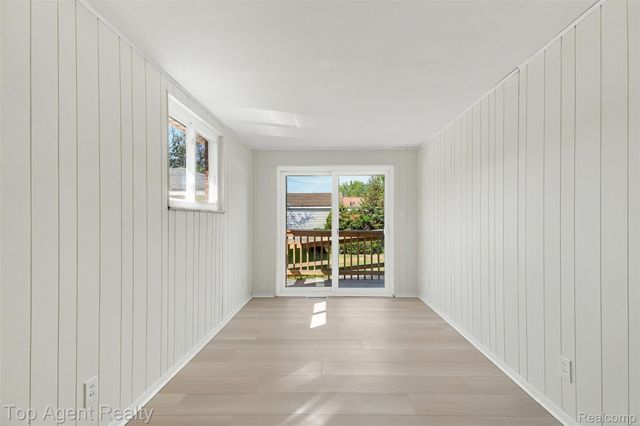 24243 Petersburg Avenue, Eastpointe, MI 48021