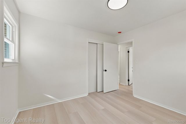 24243 Petersburg Avenue, Eastpointe, MI 48021