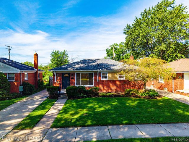 24243 Petersburg Avenue, Eastpointe, MI 48021