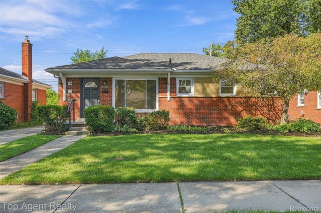 24243 Petersburg Avenue, Eastpointe, MI 48021