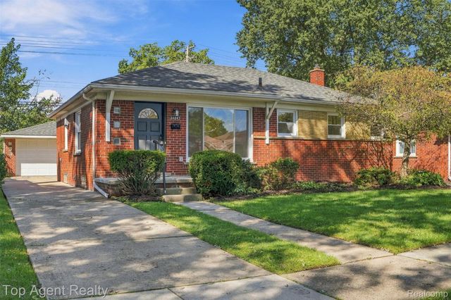 24243 Petersburg Avenue, Eastpointe, MI 48021