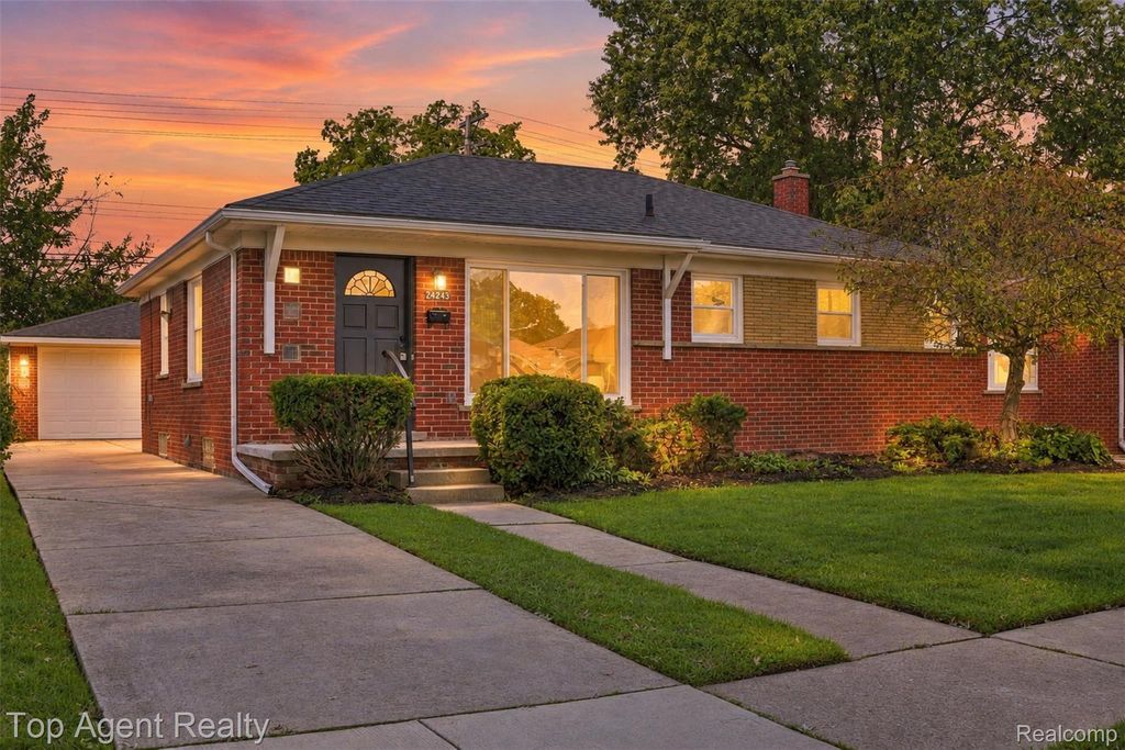 24243 Petersburg Avenue, Eastpointe, MI 48021
