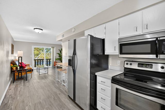 1915 NW Hickory Lane 8, Ankeny, IA 50023