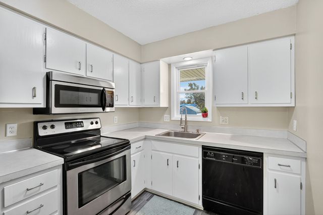 1915 NW Hickory Lane 8, Ankeny, IA 50023