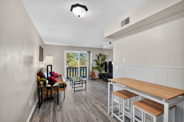 1915 NW Hickory Lane 8, Ankeny, IA 50023