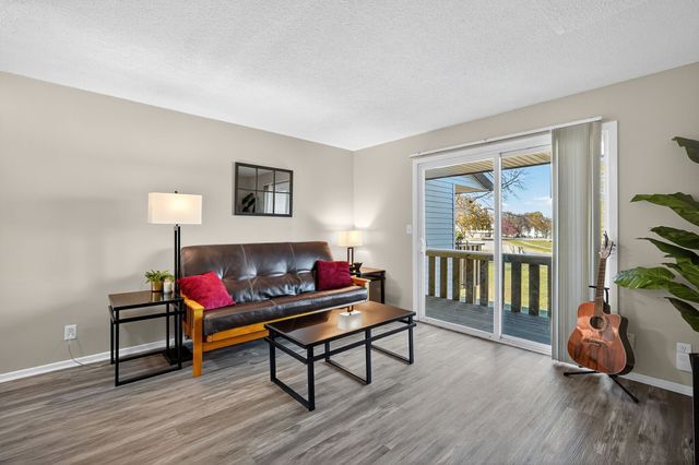 1915 NW Hickory Lane 8, Ankeny, IA 50023