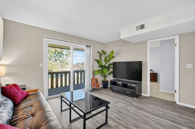 1915 NW Hickory Lane 8, Ankeny, IA 50023