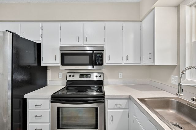 1915 NW Hickory Lane 8, Ankeny, IA 50023