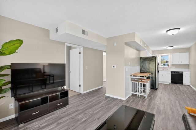 1915 NW Hickory Lane 8, Ankeny, IA 50023