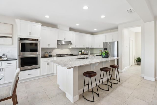 1152 Oak Valley Dr, Lincoln, CA 95648