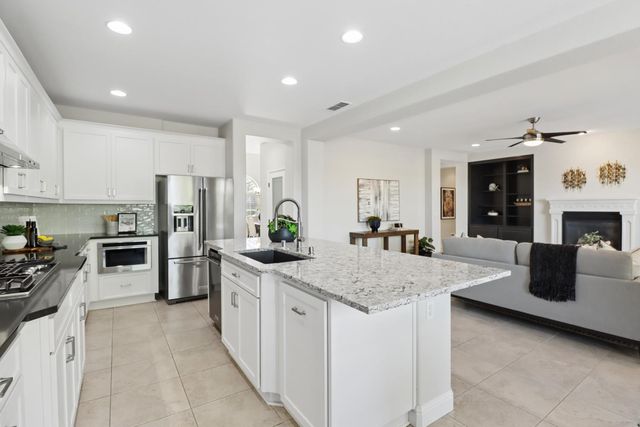 1152 Oak Valley Dr, Lincoln, CA 95648