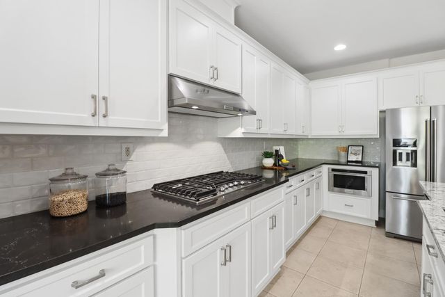 1152 Oak Valley Dr, Lincoln, CA 95648