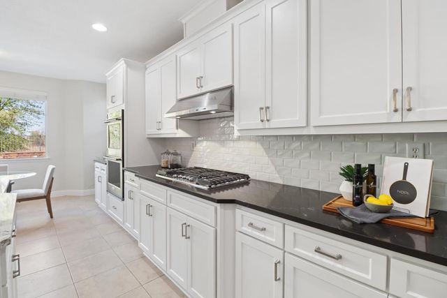 1152 Oak Valley Dr, Lincoln, CA 95648