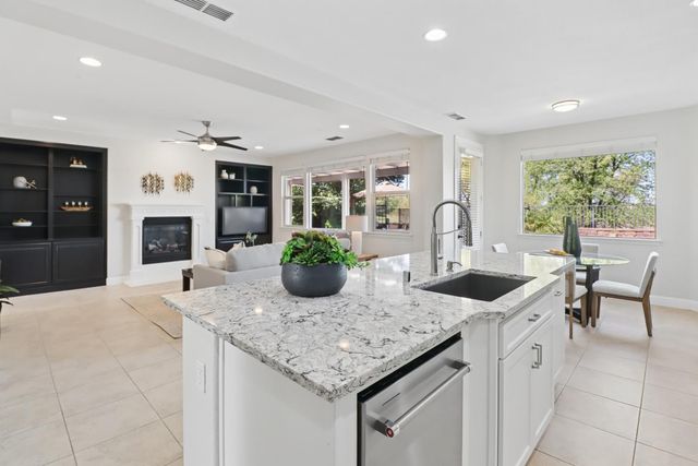 1152 Oak Valley Dr, Lincoln, CA 95648