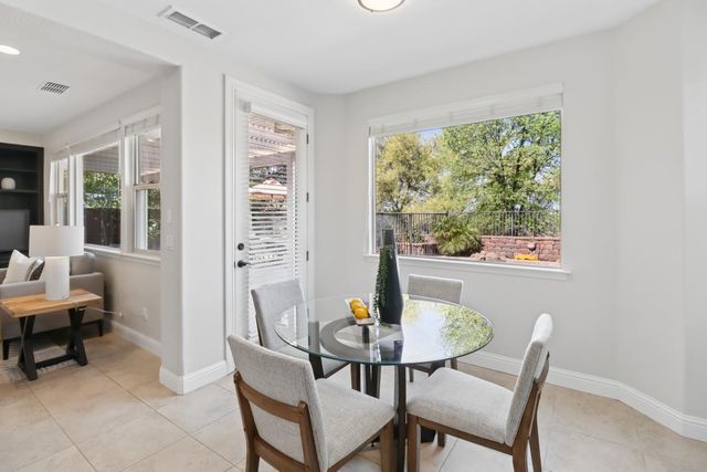 1152 Oak Valley Dr, Lincoln, CA 95648