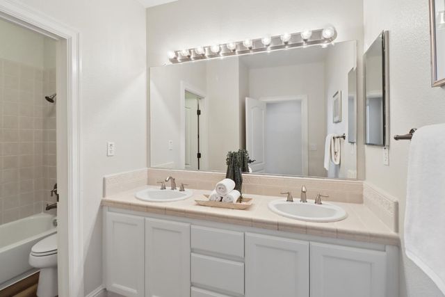 1152 Oak Valley Dr, Lincoln, CA 95648