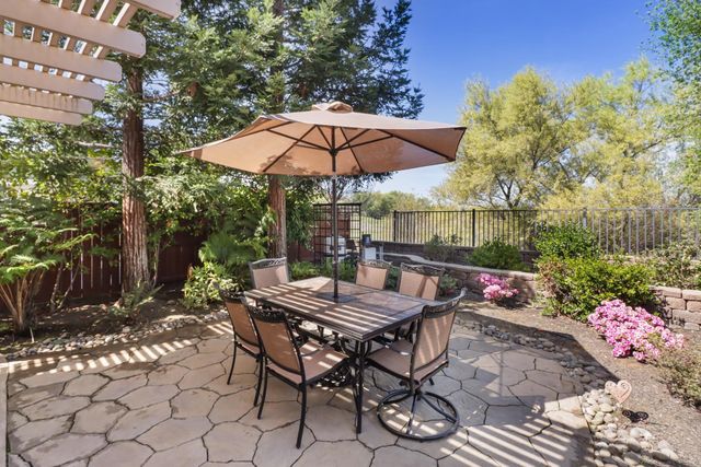 1152 Oak Valley Dr, Lincoln, CA 95648